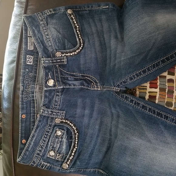 Miss Me Medium Wash Mid Rise Signature Bootcut Jeans. - Picture 15 of 16